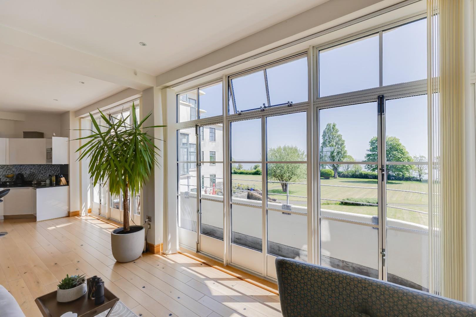 115 Headlands, Hayes Point, Sully, CF64 5QH